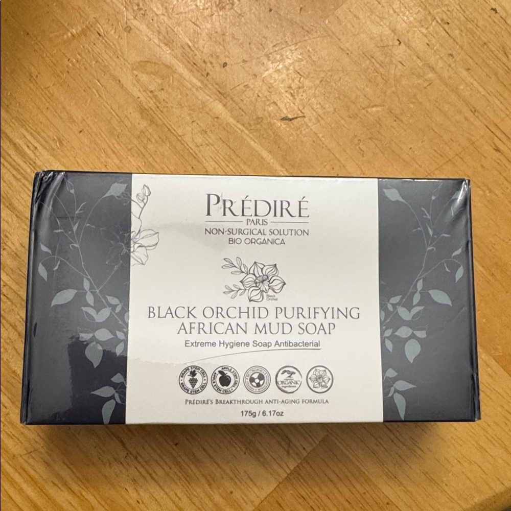 Prédiré Black Orchid Purifying African Mud Soap - Cream and Black!